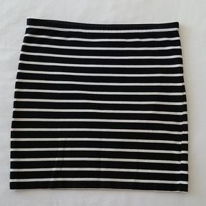 Mini black and white skirt